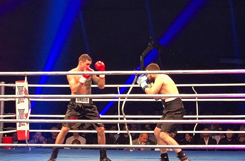 Спектакл у Крушевцу: Николић до победе са поломљеном вилицом!